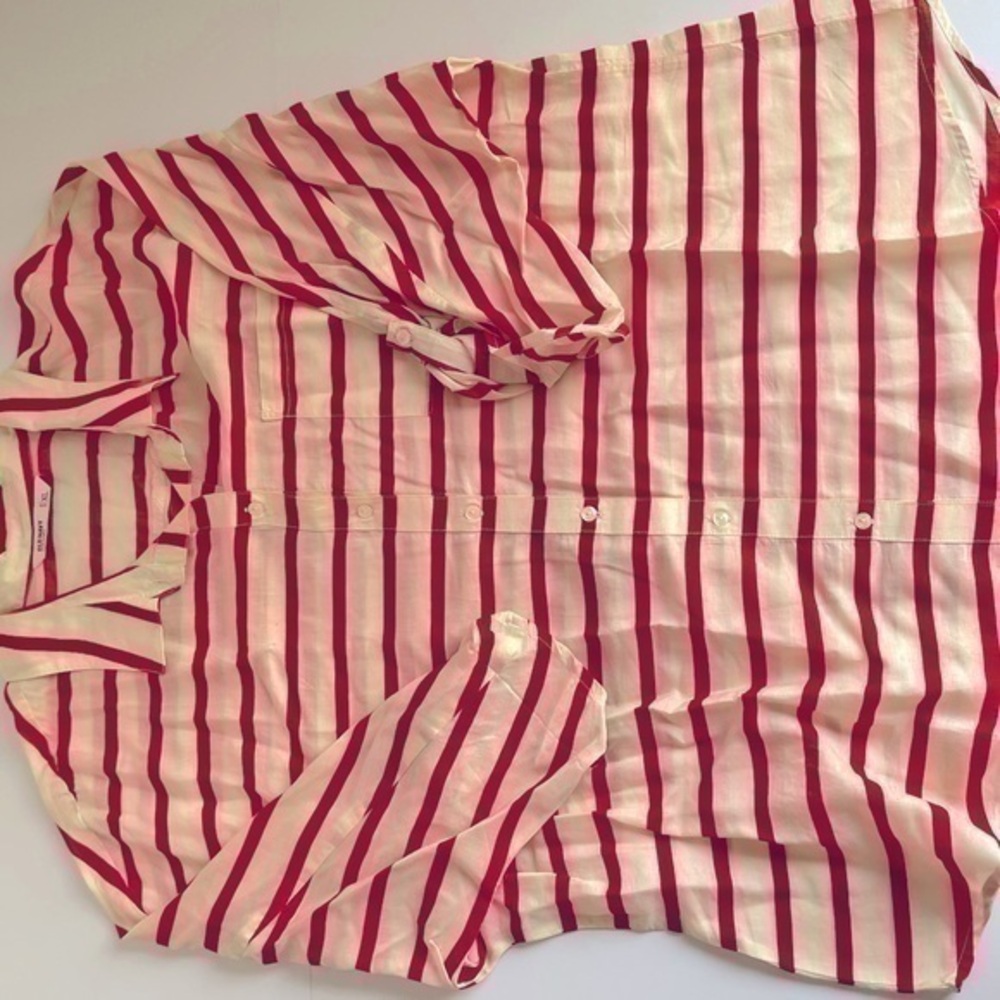 Old Navy red and cream stripe button down XL shirt